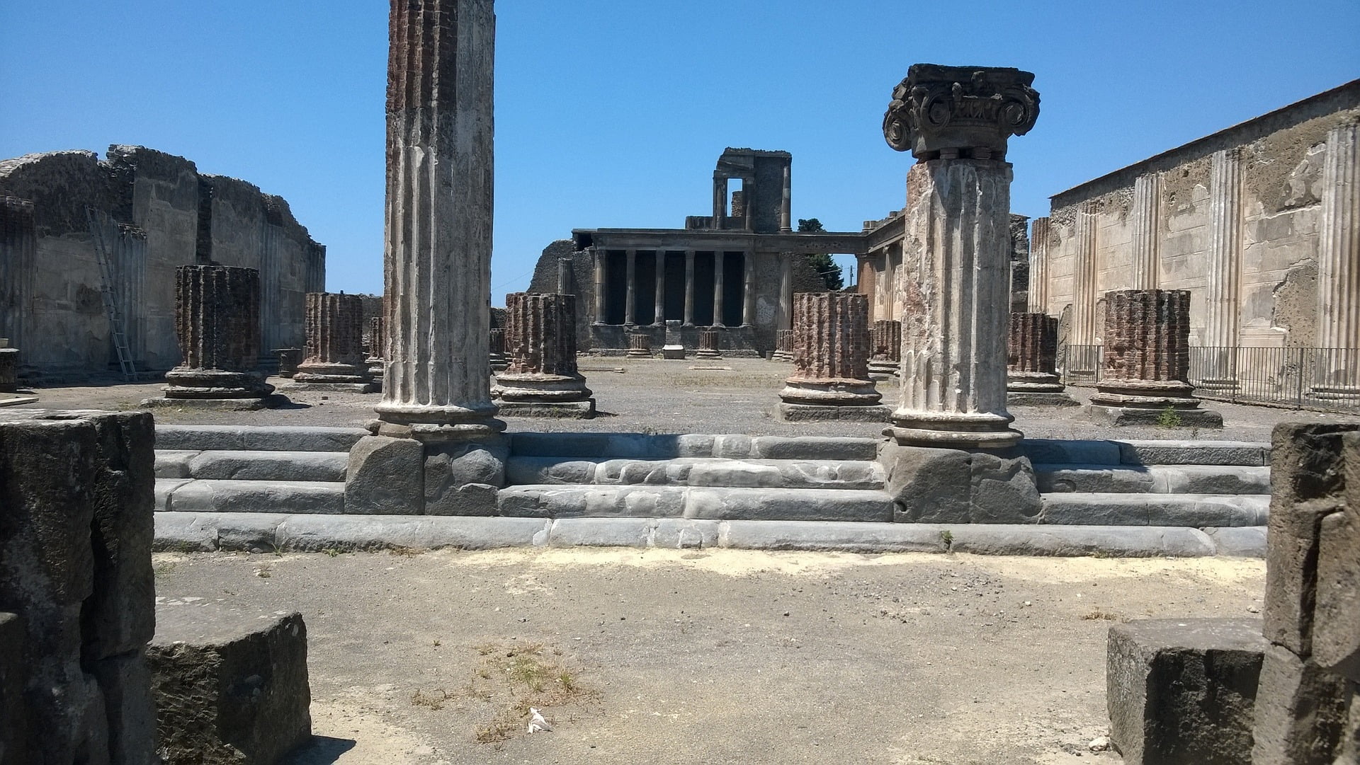 Pompeii ruins